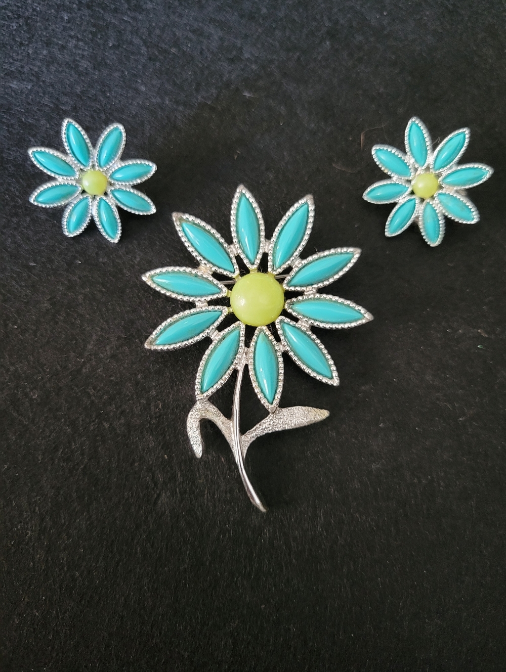 Vintage Sarah Coventry Turquoise and Lime Flower Brooch & Earring Set